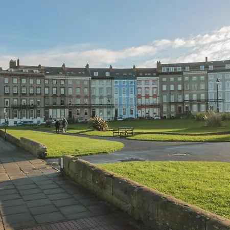 Sandsend Sunset View *