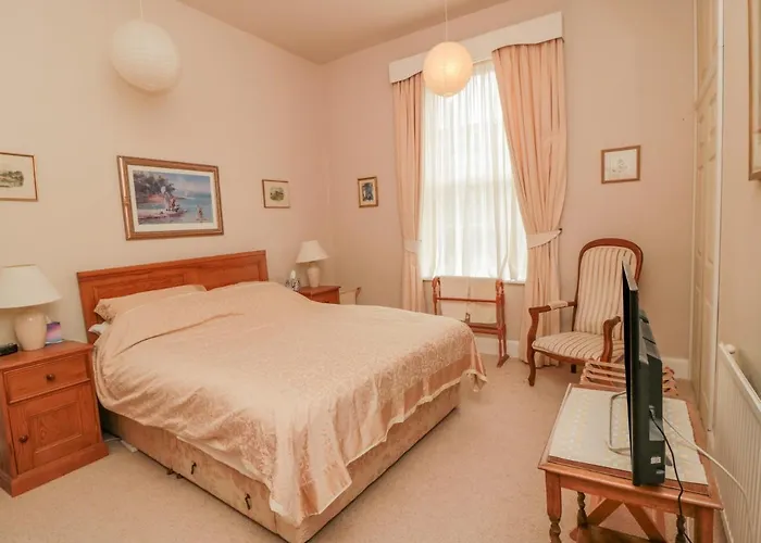 Sandsend Sunset View *