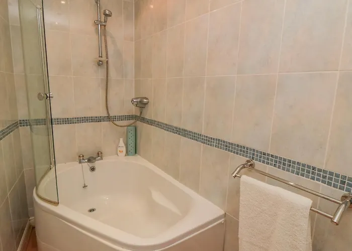 Sandsend Sunset View *