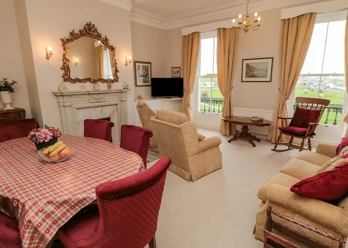 Apartment Sandsend Sunset View