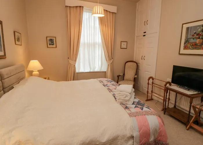 Sandsend Sunset View *