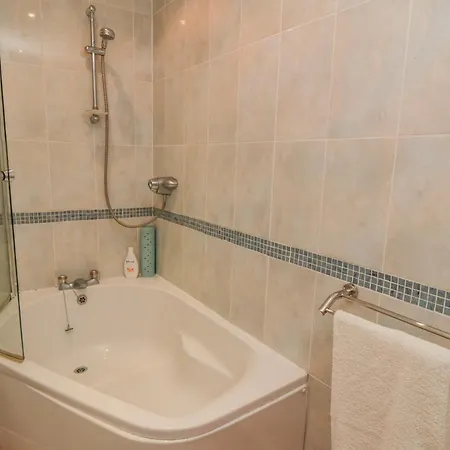 Sandsend Sunset View *