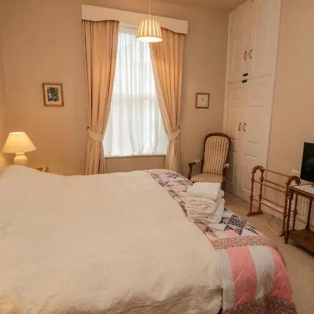 Sandsend Sunset View *